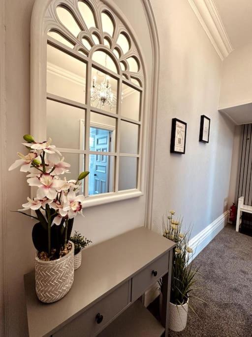 The Retreat - Large Luxury Apartment, Two Mins From Beach 伯恩茅斯 外观 照片