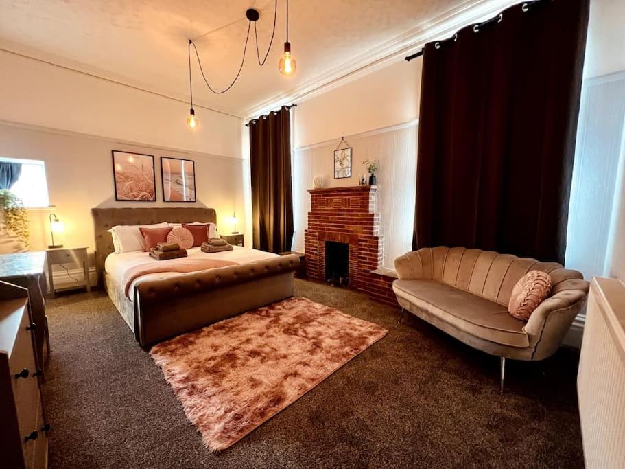 The Retreat - Large Luxury Apartment, Two Mins From Beach 伯恩茅斯 外观 照片