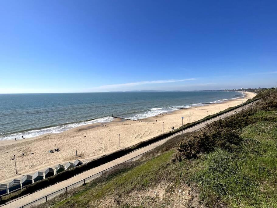 The Retreat - Large Luxury Apartment, Two Mins From Beach 伯恩茅斯 外观 照片