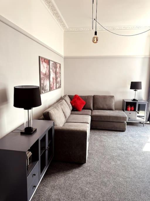 The Retreat - Large Luxury Apartment, Two Mins From Beach 伯恩茅斯 外观 照片