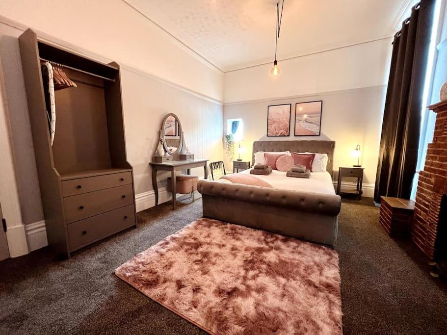 The Retreat - Large Luxury Apartment, Two Mins From Beach 伯恩茅斯 外观 照片