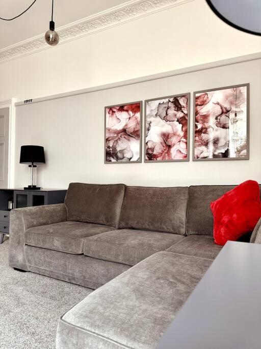 The Retreat - Large Luxury Apartment, Two Mins From Beach 伯恩茅斯 外观 照片